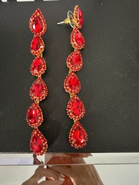 Elegant Red Teardrop Crystal Drop Earrings - Gold Trim